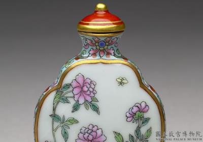 图片[2]-Snuff bottle with imperial poem and floral decoration in famille rose, Qing dynasty, Jiaqing reign (1796-1820)-China Archive